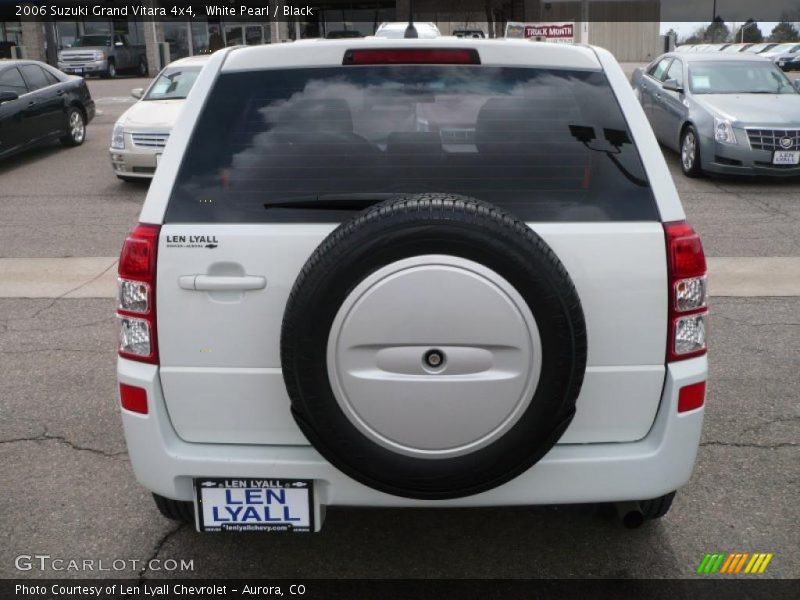 White Pearl / Black 2006 Suzuki Grand Vitara 4x4