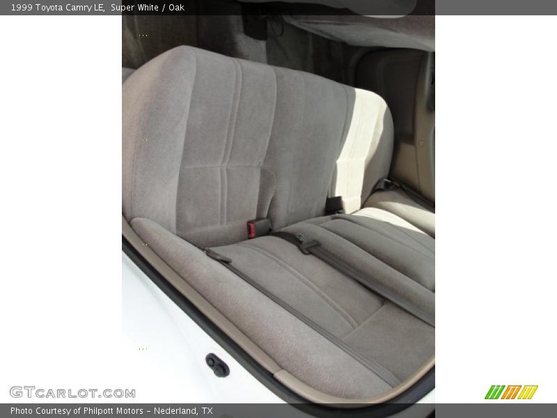 Super White / Oak 1999 Toyota Camry LE