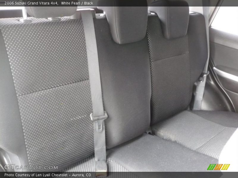 White Pearl / Black 2006 Suzuki Grand Vitara 4x4