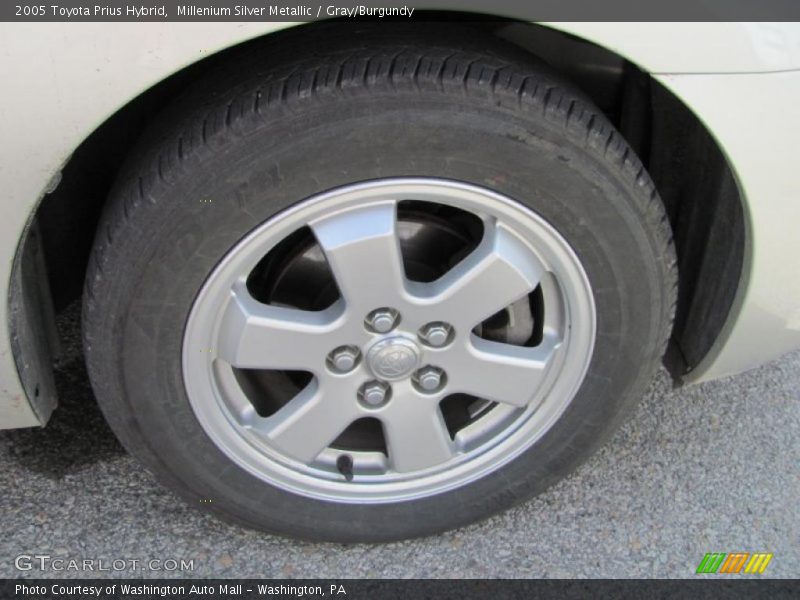 Millenium Silver Metallic / Gray/Burgundy 2005 Toyota Prius Hybrid