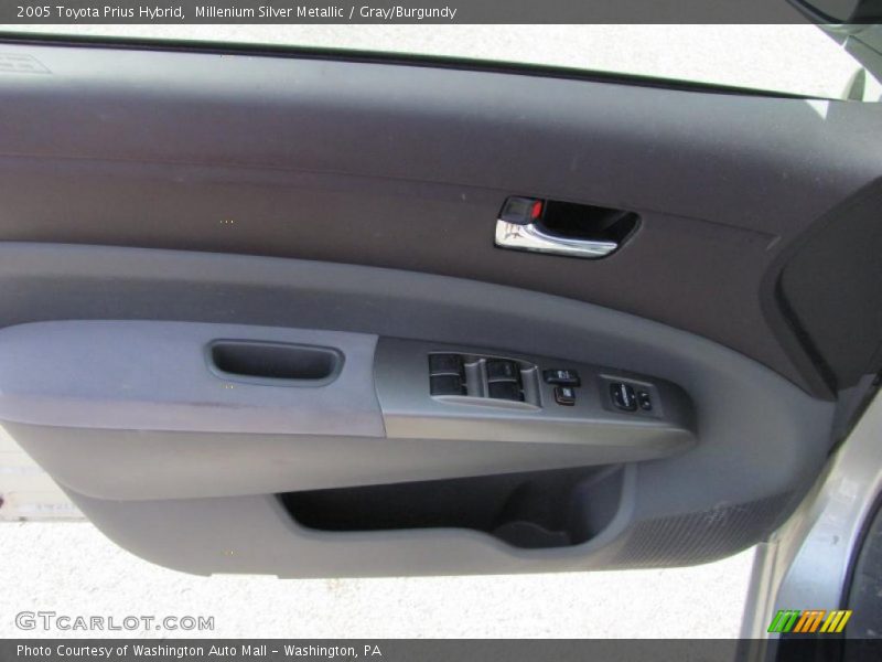 Millenium Silver Metallic / Gray/Burgundy 2005 Toyota Prius Hybrid