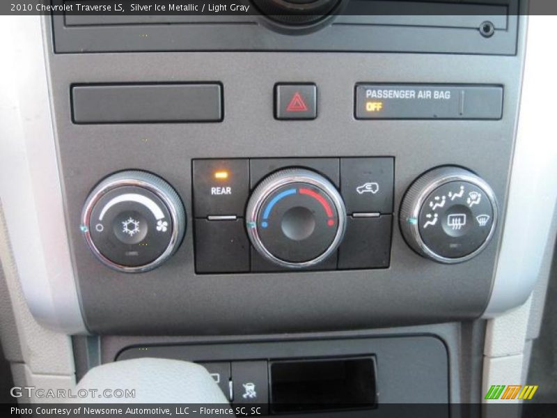 Silver Ice Metallic / Light Gray 2010 Chevrolet Traverse LS