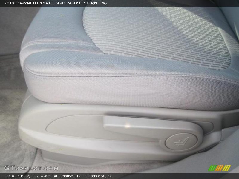 Silver Ice Metallic / Light Gray 2010 Chevrolet Traverse LS