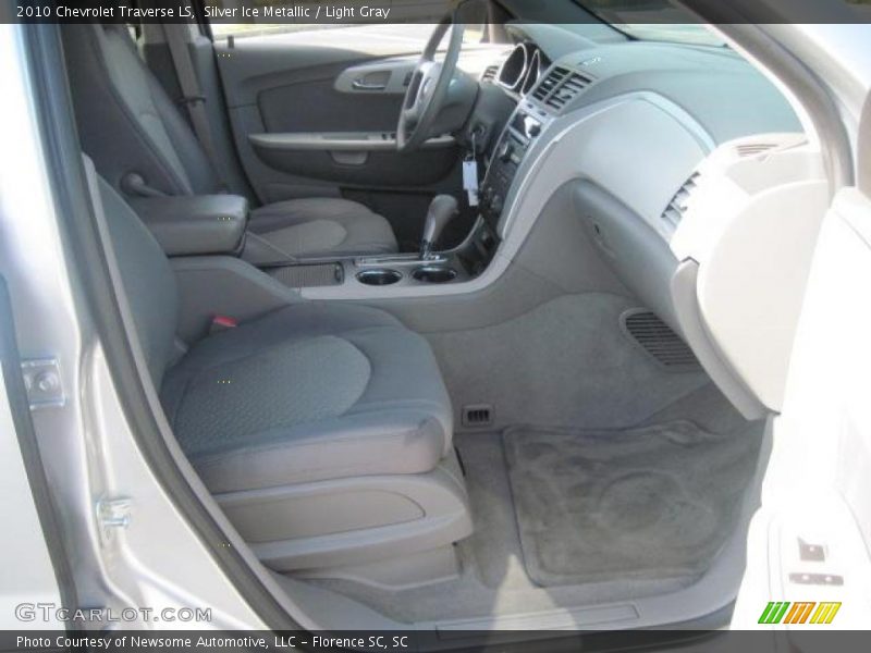 Silver Ice Metallic / Light Gray 2010 Chevrolet Traverse LS