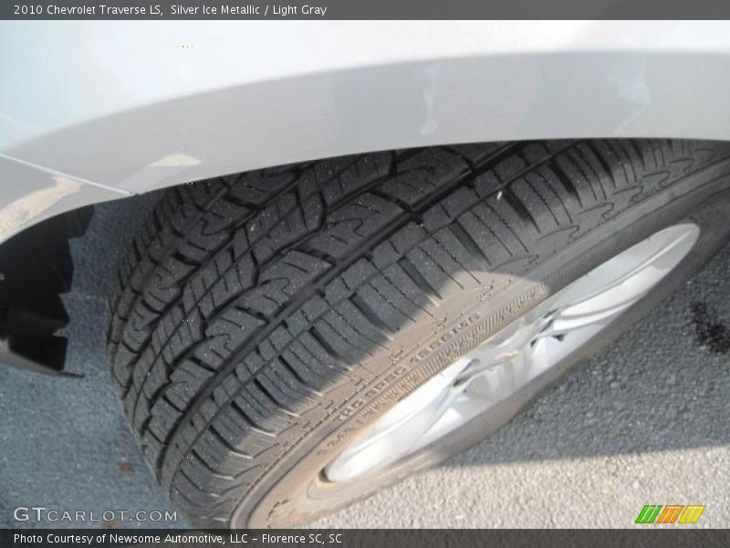 Silver Ice Metallic / Light Gray 2010 Chevrolet Traverse LS