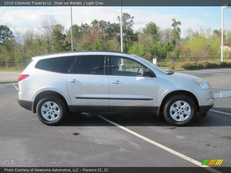 Silver Ice Metallic / Light Gray 2010 Chevrolet Traverse LS
