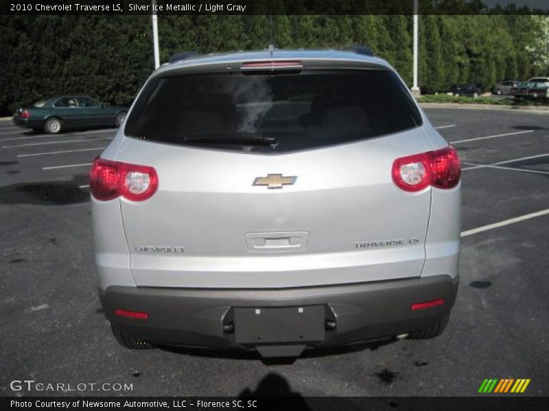 Silver Ice Metallic / Light Gray 2010 Chevrolet Traverse LS