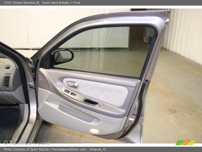 Sunlit Sand Metallic / Frost 2002 Nissan Maxima SE