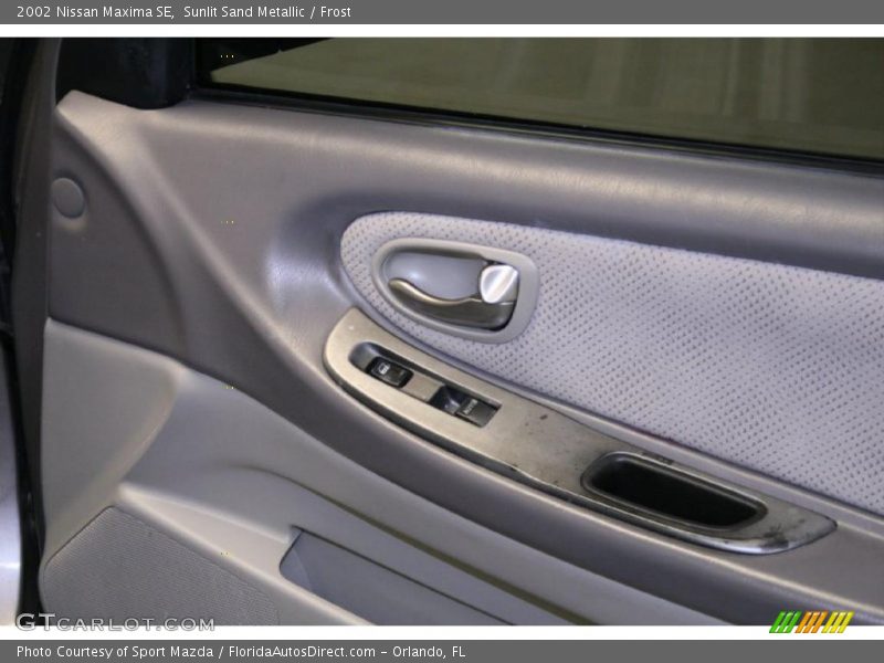 Sunlit Sand Metallic / Frost 2002 Nissan Maxima SE