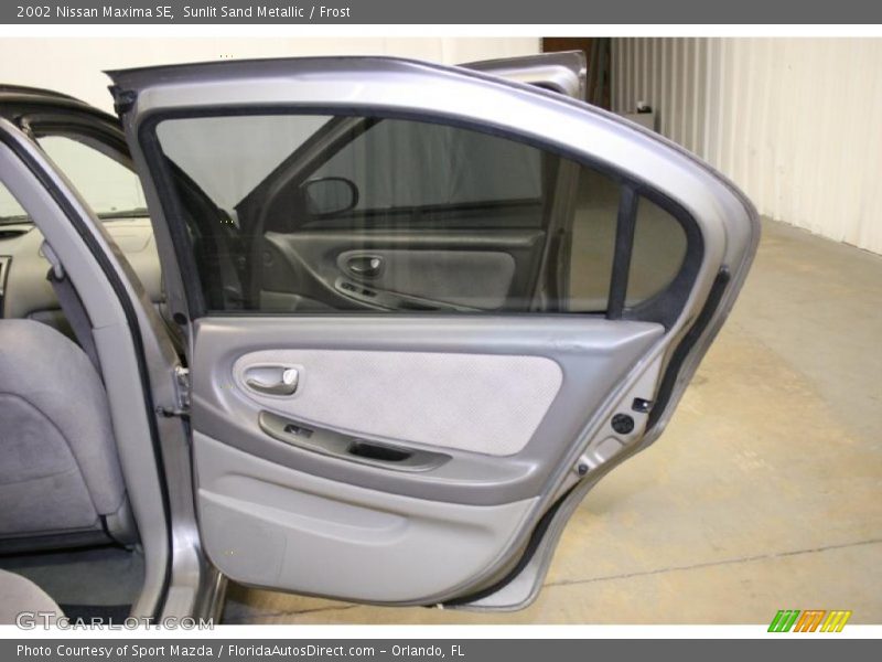 Sunlit Sand Metallic / Frost 2002 Nissan Maxima SE