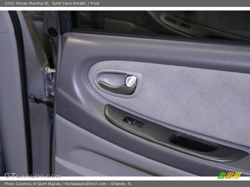 Sunlit Sand Metallic / Frost 2002 Nissan Maxima SE