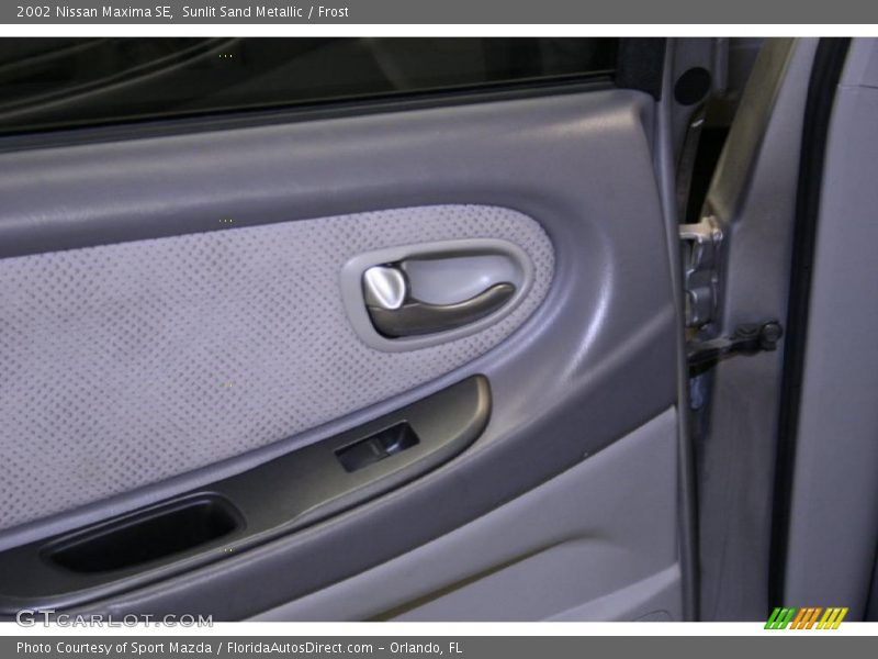 Sunlit Sand Metallic / Frost 2002 Nissan Maxima SE