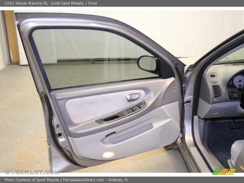 Sunlit Sand Metallic / Frost 2002 Nissan Maxima SE