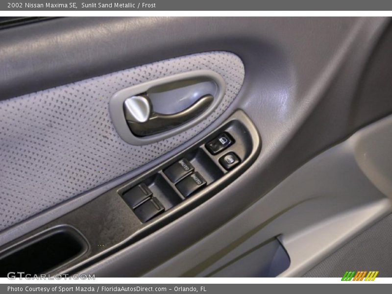 Sunlit Sand Metallic / Frost 2002 Nissan Maxima SE