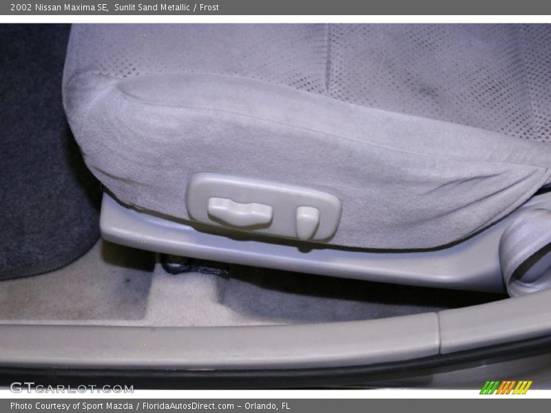 Sunlit Sand Metallic / Frost 2002 Nissan Maxima SE