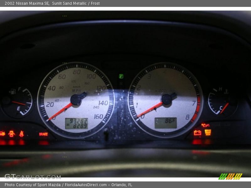 Sunlit Sand Metallic / Frost 2002 Nissan Maxima SE