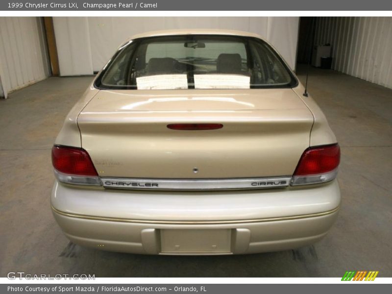 Champagne Pearl / Camel 1999 Chrysler Cirrus LXi