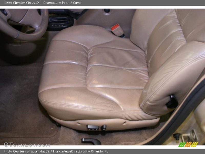 Champagne Pearl / Camel 1999 Chrysler Cirrus LXi