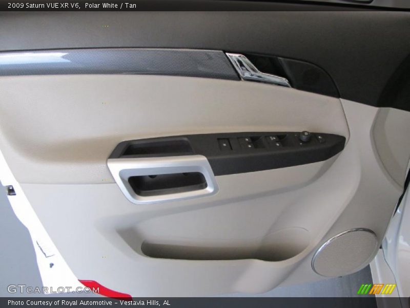 Polar White / Tan 2009 Saturn VUE XR V6