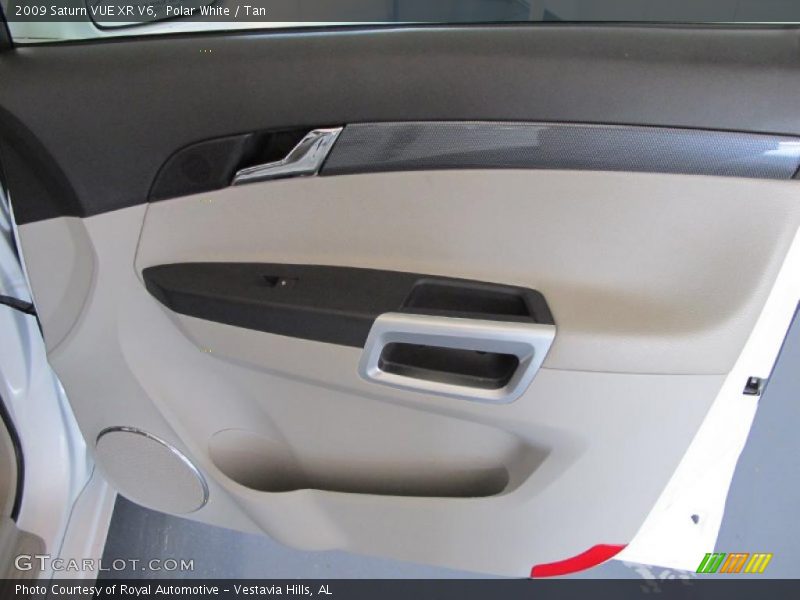 Polar White / Tan 2009 Saturn VUE XR V6