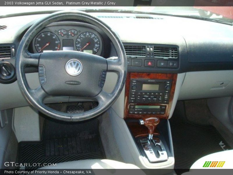 Platinum Grey Metallic / Grey 2003 Volkswagen Jetta GLX Sedan