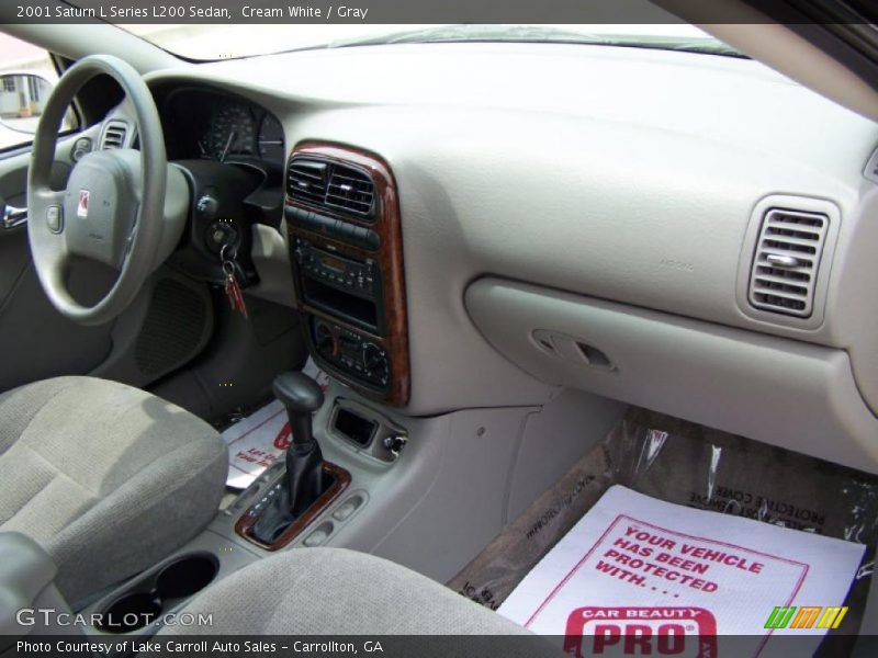 Cream White / Gray 2001 Saturn L Series L200 Sedan