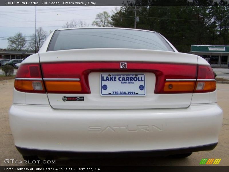 Cream White / Gray 2001 Saturn L Series L200 Sedan