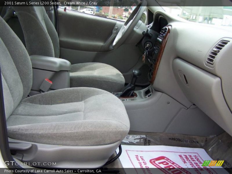 Cream White / Gray 2001 Saturn L Series L200 Sedan