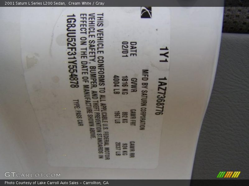 Cream White / Gray 2001 Saturn L Series L200 Sedan
