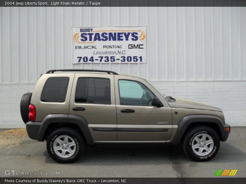 Light Khaki Metallic / Taupe 2004 Jeep Liberty Sport