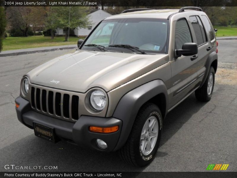 Light Khaki Metallic / Taupe 2004 Jeep Liberty Sport