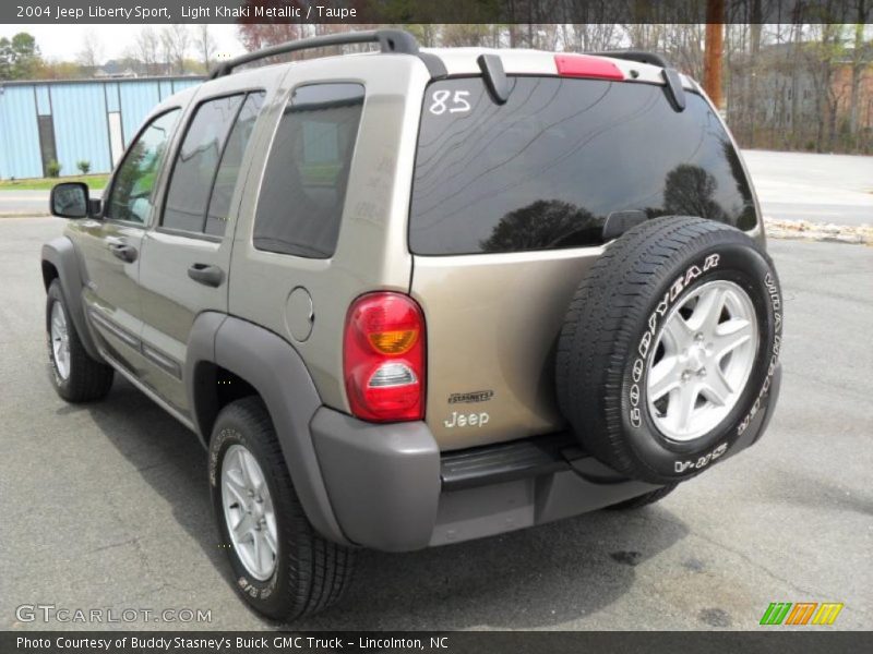 Light Khaki Metallic / Taupe 2004 Jeep Liberty Sport