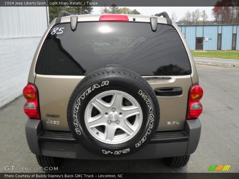 Light Khaki Metallic / Taupe 2004 Jeep Liberty Sport
