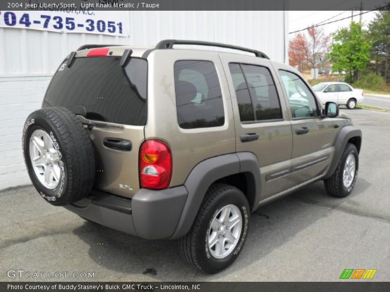 Light Khaki Metallic / Taupe 2004 Jeep Liberty Sport