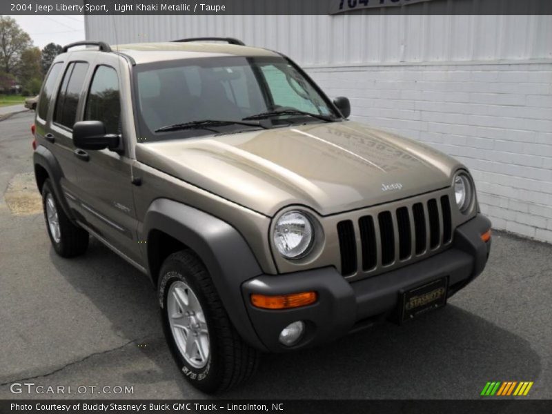 Light Khaki Metallic / Taupe 2004 Jeep Liberty Sport
