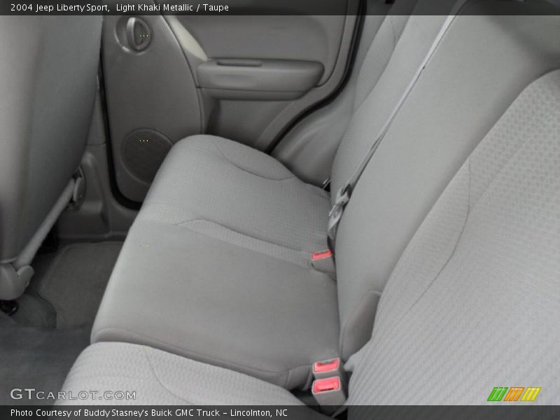 Light Khaki Metallic / Taupe 2004 Jeep Liberty Sport