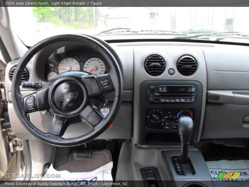Light Khaki Metallic / Taupe 2004 Jeep Liberty Sport