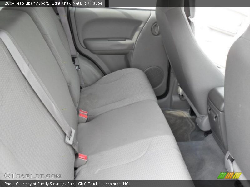 Light Khaki Metallic / Taupe 2004 Jeep Liberty Sport