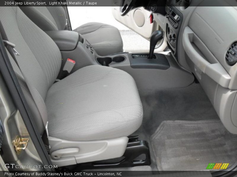 Light Khaki Metallic / Taupe 2004 Jeep Liberty Sport