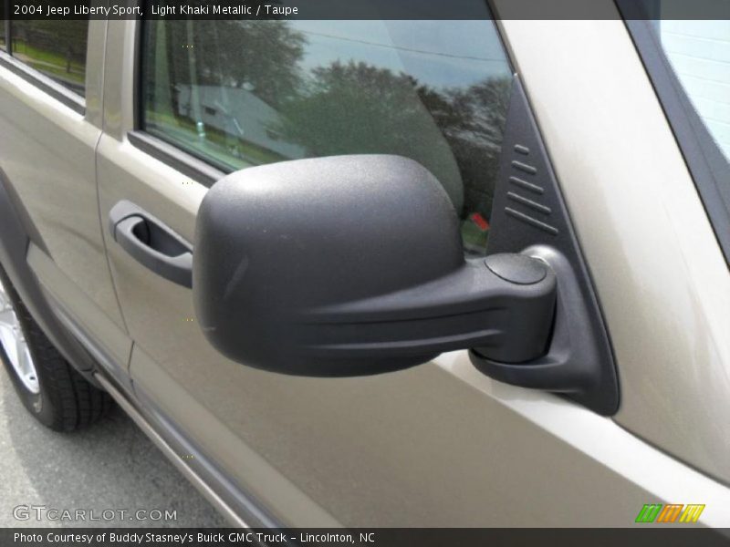 Light Khaki Metallic / Taupe 2004 Jeep Liberty Sport