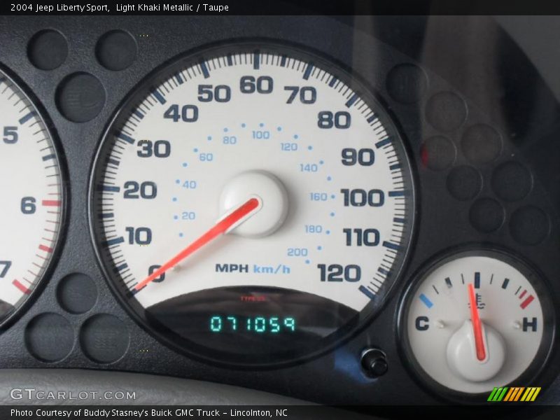 Light Khaki Metallic / Taupe 2004 Jeep Liberty Sport