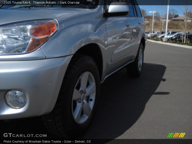 Titanium Metallic / Dark Charcoal 2005 Toyota RAV4
