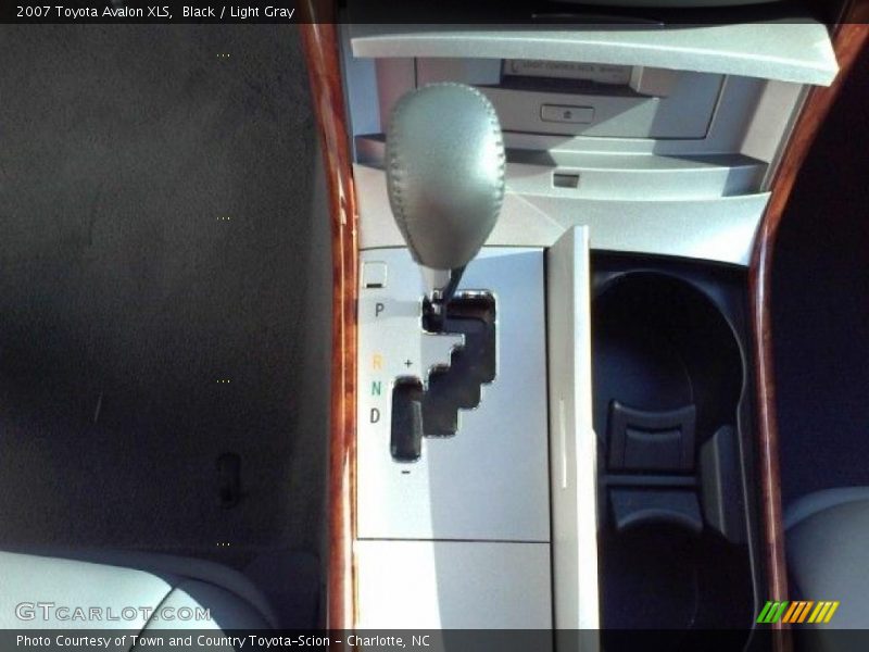 Black / Light Gray 2007 Toyota Avalon XLS