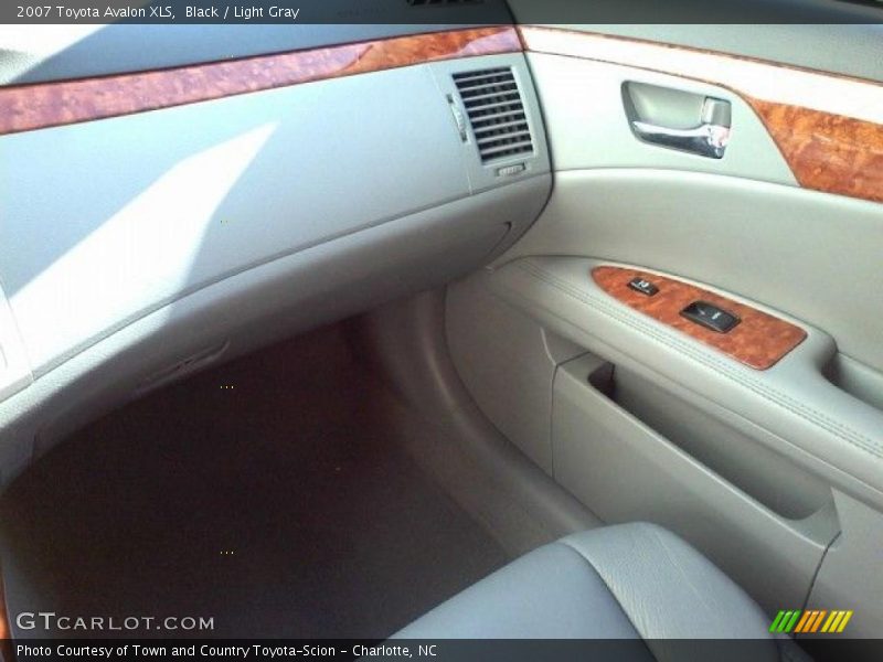 Black / Light Gray 2007 Toyota Avalon XLS
