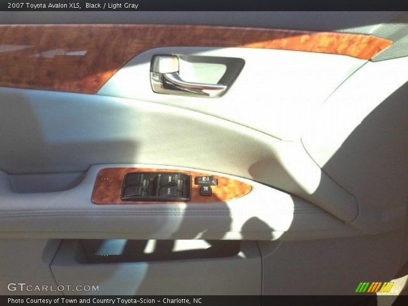 Black / Light Gray 2007 Toyota Avalon XLS