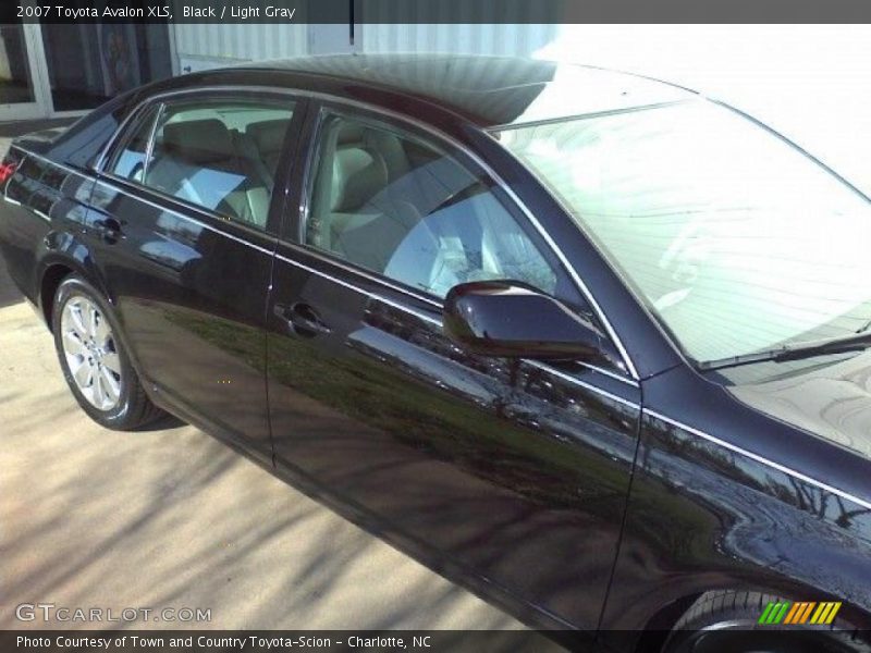 Black / Light Gray 2007 Toyota Avalon XLS