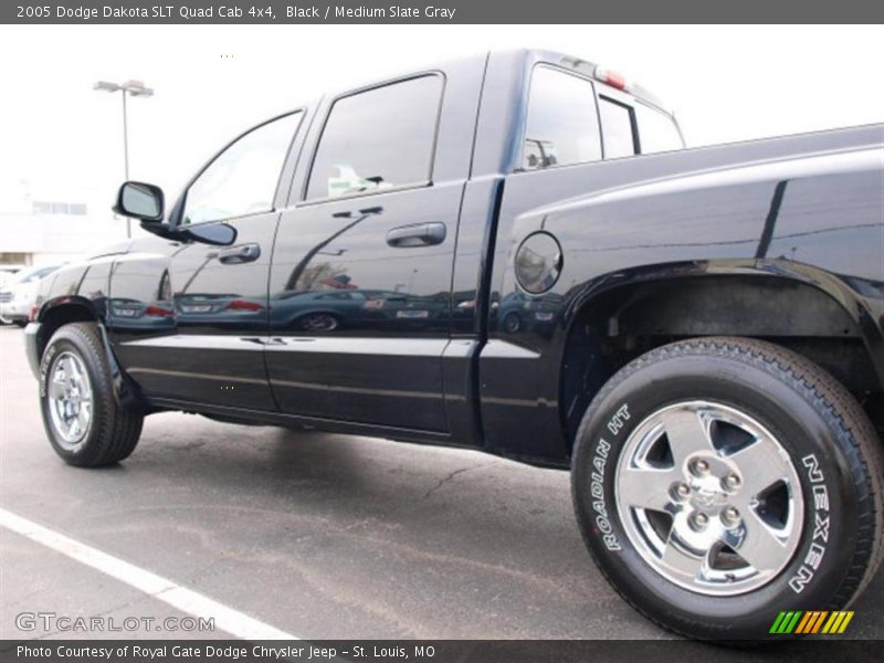 Black / Medium Slate Gray 2005 Dodge Dakota SLT Quad Cab 4x4
