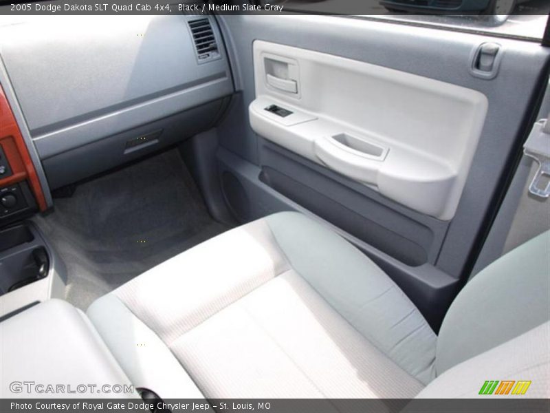 Black / Medium Slate Gray 2005 Dodge Dakota SLT Quad Cab 4x4