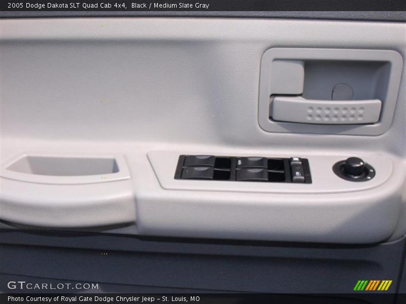 Black / Medium Slate Gray 2005 Dodge Dakota SLT Quad Cab 4x4