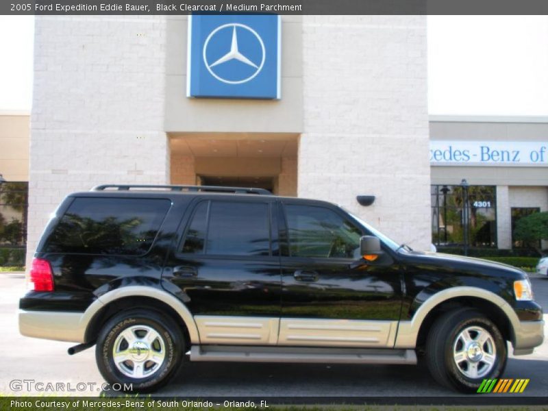 Black Clearcoat / Medium Parchment 2005 Ford Expedition Eddie Bauer